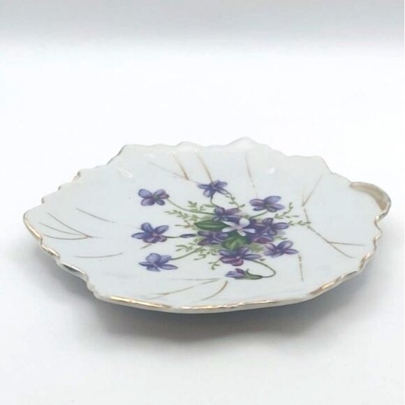 Vintage Violets Leaf Shaped Porcelain Bon Bon Petits Fours Plate Trinket Dish - Picture 6 of 6